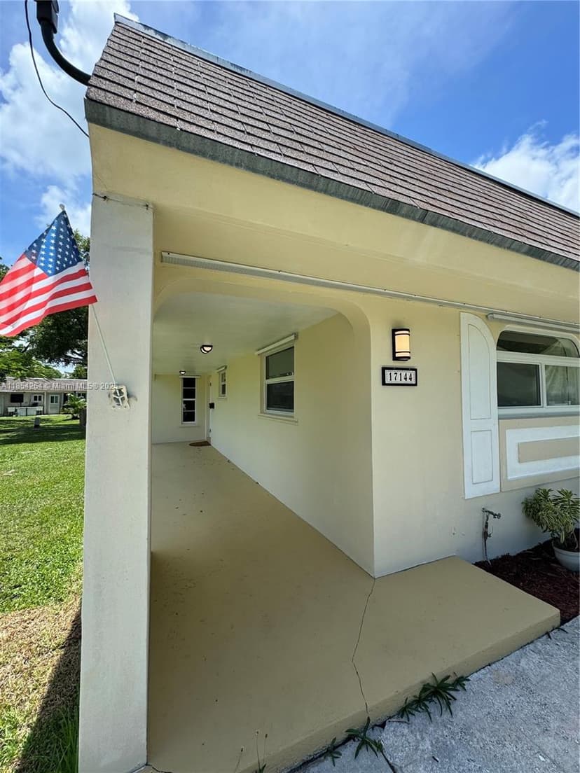 17144 SW 112th Ct, Miami FL 33157