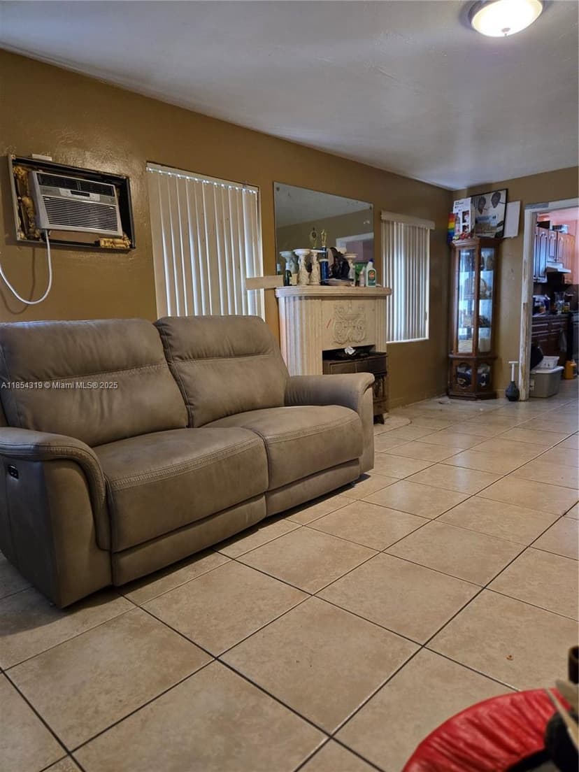 1065 NW 50th St, Miami FL 33127