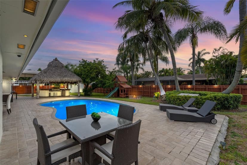 17222 SW 88th Ave, Palmetto Bay FL 33157