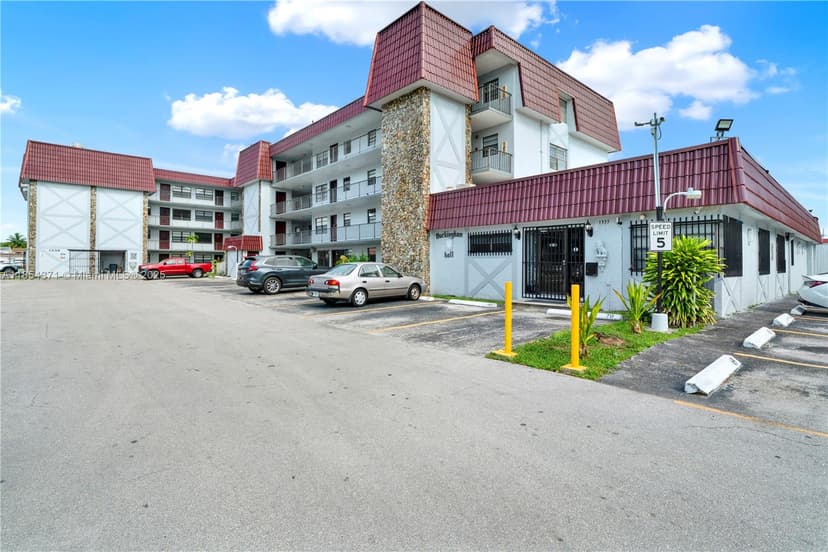 1335 W 68th St # 207, Hialeah FL 33014
