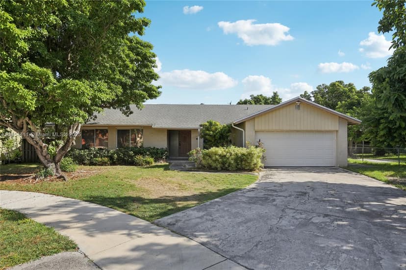 9315 SW 170th Ln, Palmetto Bay FL 33157