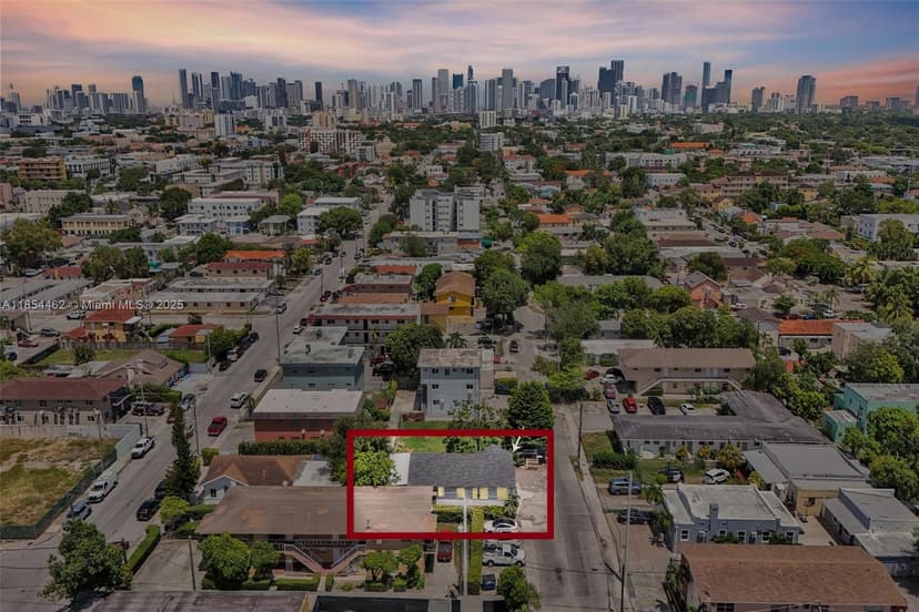 2137 SW 4th St, Miami FL 33135