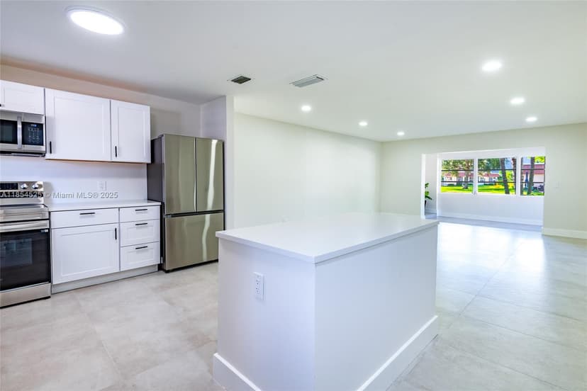 846 Salem Ln, Lake Worth FL 33467