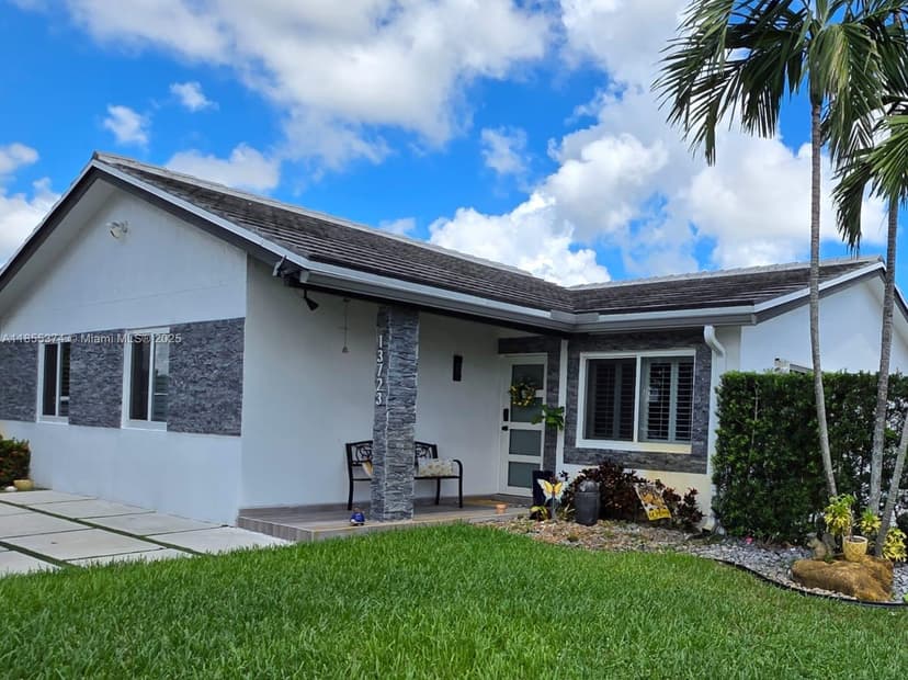 13723 SW 15th St, Miami FL 33184