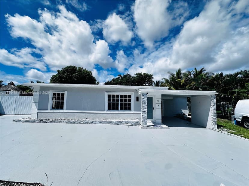 38 Edmund Rd, West Park FL 33023