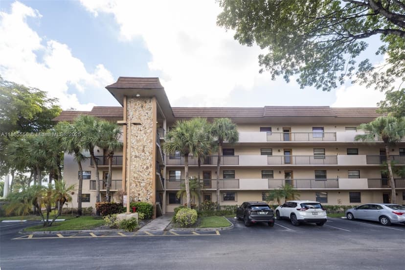 4965 E Sabal Palm Blvd # 303, Tamarac FL 33319