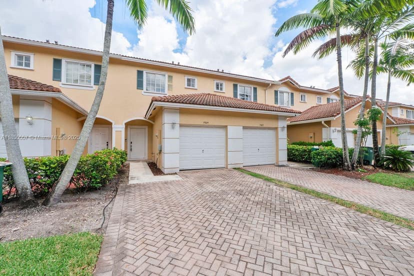 7925 Tuscany Dr, Tamarac FL 33321