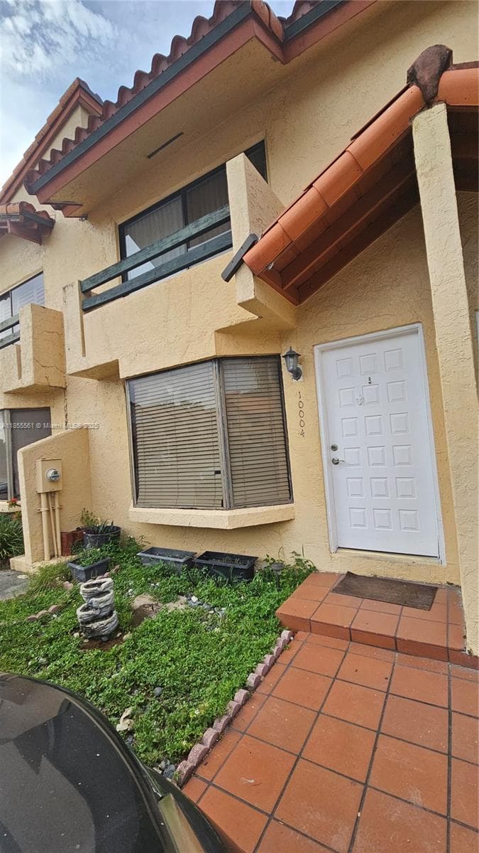 10004 SW 77th Ct, Miami FL 33156