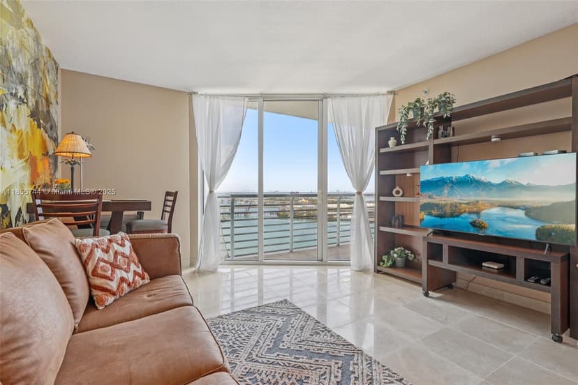 335 S Biscayne Blvd # 2810, Miami FL 33131