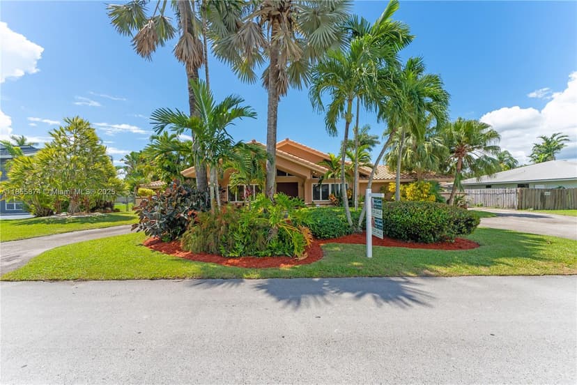 10220 SW 140th St, Miami FL 33176
