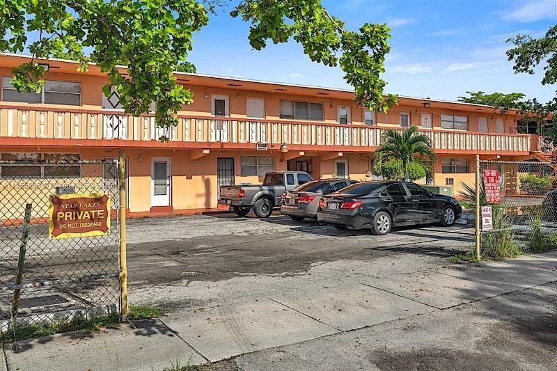 19000 NE 3rd Ct # 405, Miami FL 33179