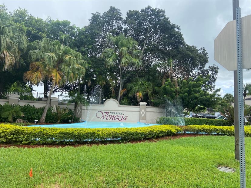 9849 Nob Hill Ln # 9849, Sunrise FL 33351