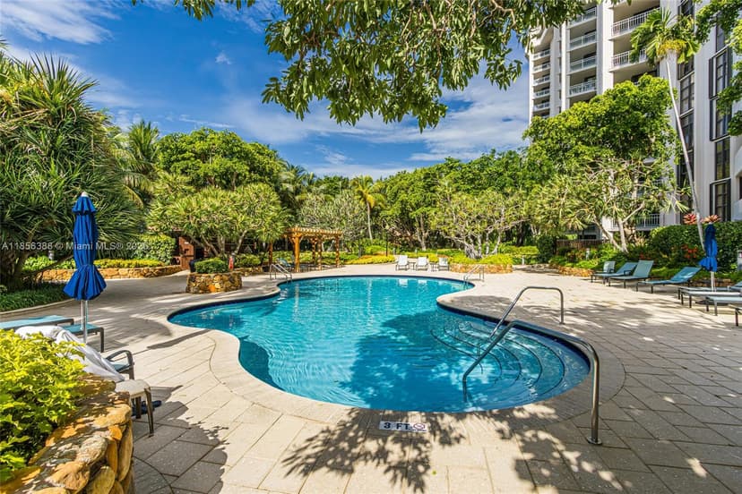 2000 Towerside Ter # 406, Miami FL 33138