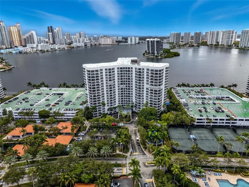 3600 Mystic Pointe Dr # 305, Aventura FL 33180