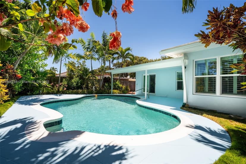 4010 NE 22nd Ave, Lighthouse Point FL 33064