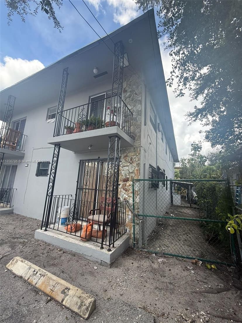 414 SW 15th Ave, Miami FL 33135