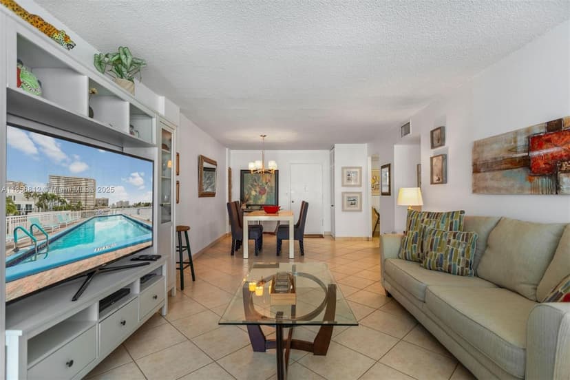 1913 S Ocean Dr # 316, Hallandale Beach FL 33009