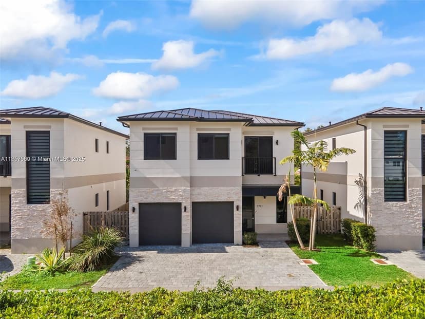 7771 SW 99th St, Miami FL 33156