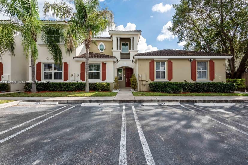 939 NE 42nd Ter, Homestead FL 33033