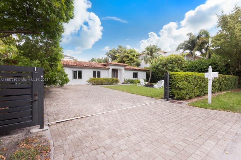 677 Hampton Ln, Key Biscayne FL 33149