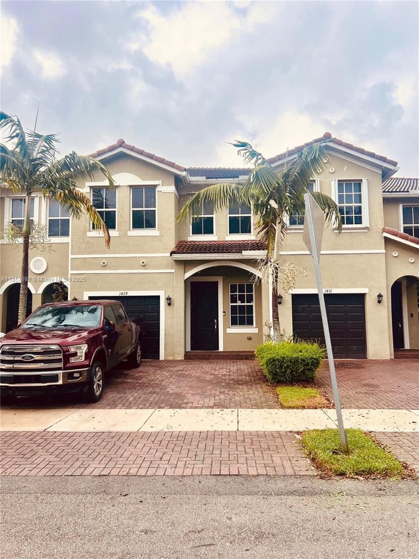 1429 SE 26th Ave, Homestead FL 33035
