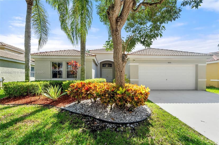 4265 Palmetto Trl, Weston FL 33331