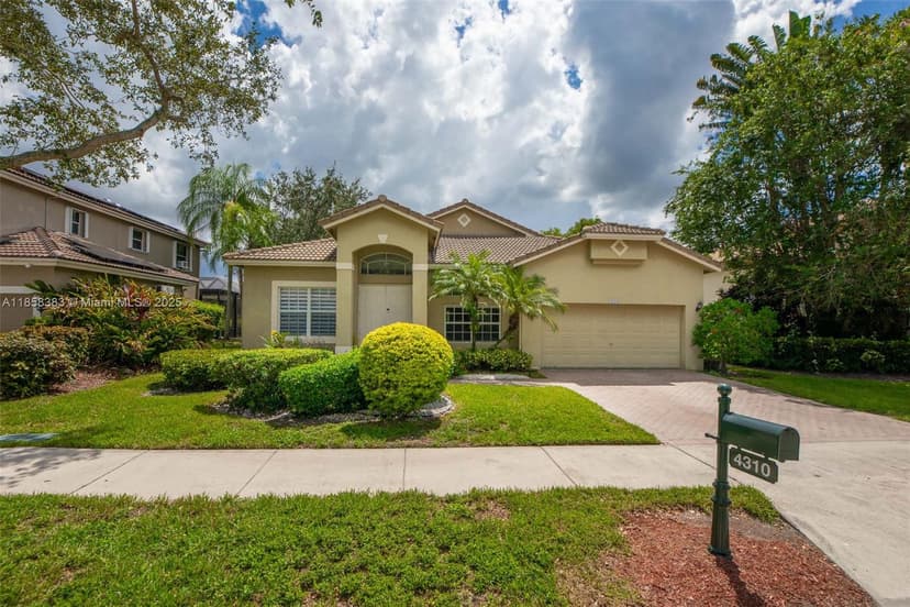 4310 Diamond Way, Weston FL 33331
