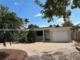 804 NE 2nd St, Hallandale Beach FL 33009