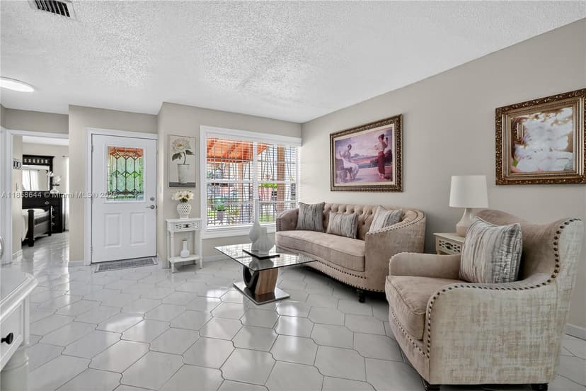 6570 W 2nd Ct # 19C, Hialeah FL 33012