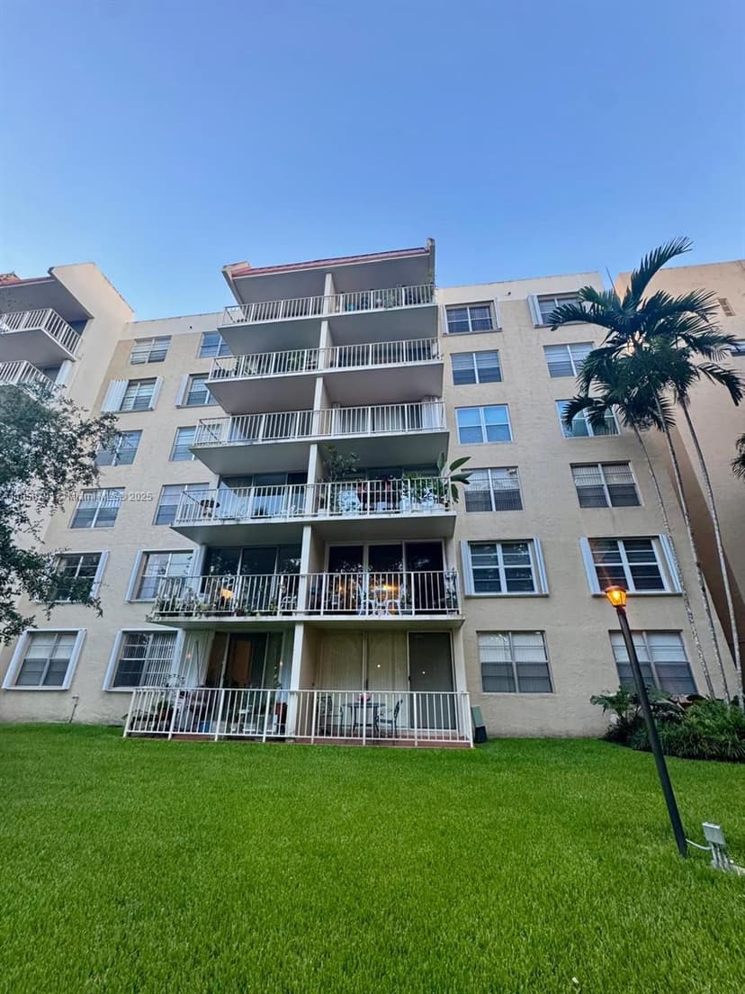 13120 SW 92nd Ave, Miami FL 33176