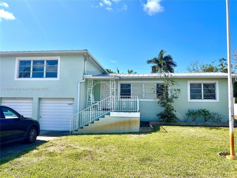 5160 Lake Osborne Dr, Lake Worth FL 33461