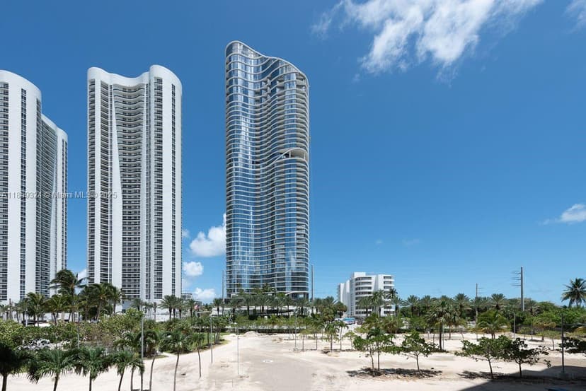 100 Bayview Dr # 210, Sunny Isles Beach FL 33160