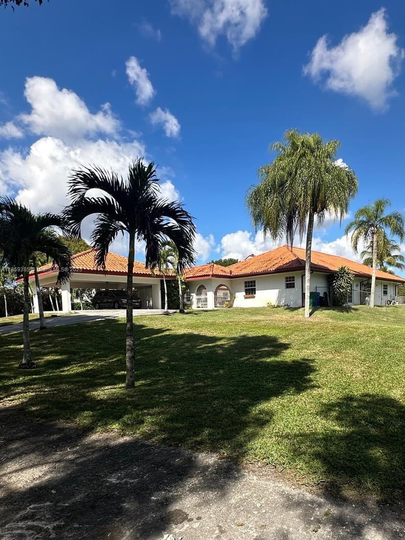 18901 SW 53rd St, Southwest Ranches FL 33332