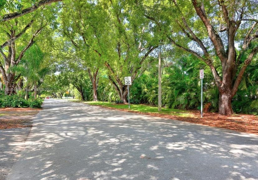1239 Mariposa Ave # 6, Coral Gables FL 33146