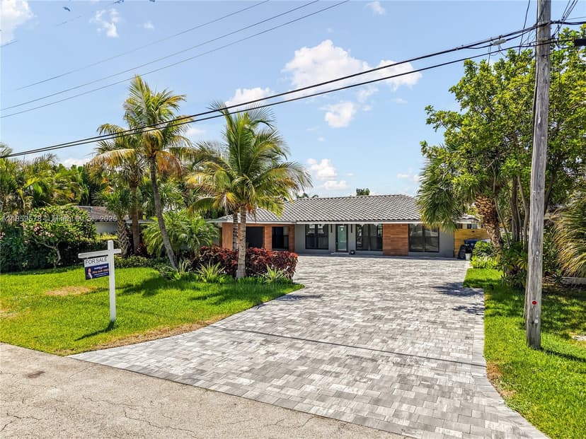 2417 NE 18th Ave, Wilton Manors FL 33305