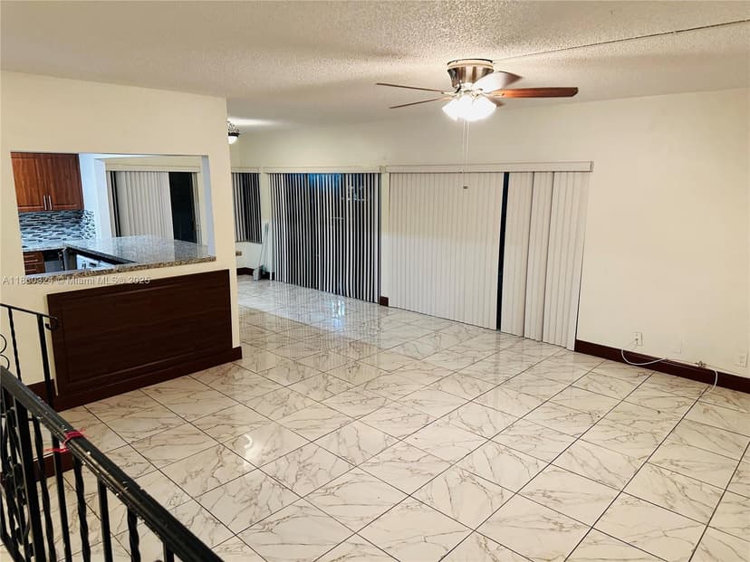 4850 SW 63rd Ter # 323, Davie FL 33314
