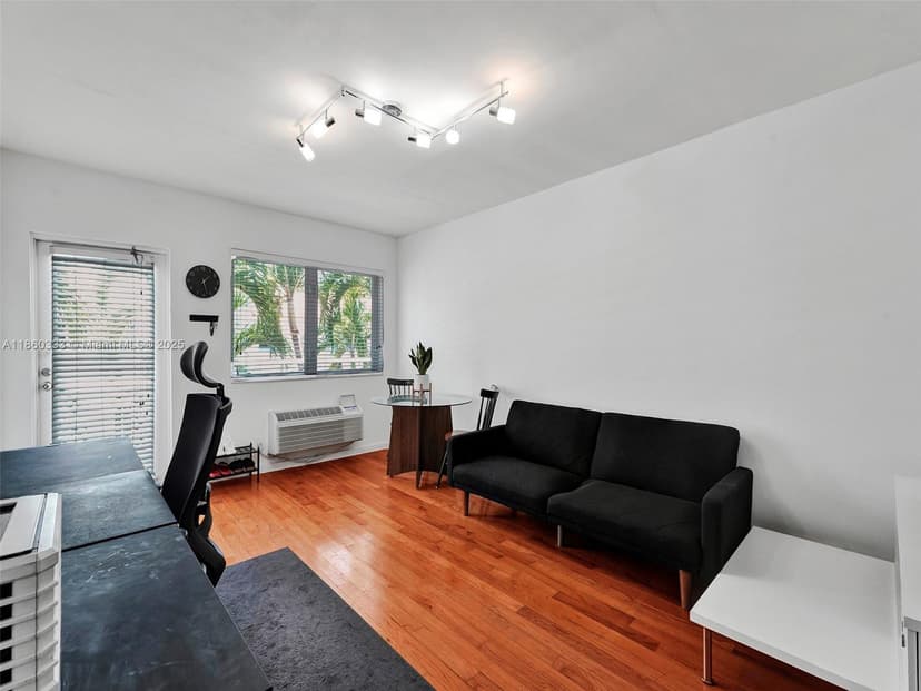 745 13th St # 14, Miami Beach FL 33139
