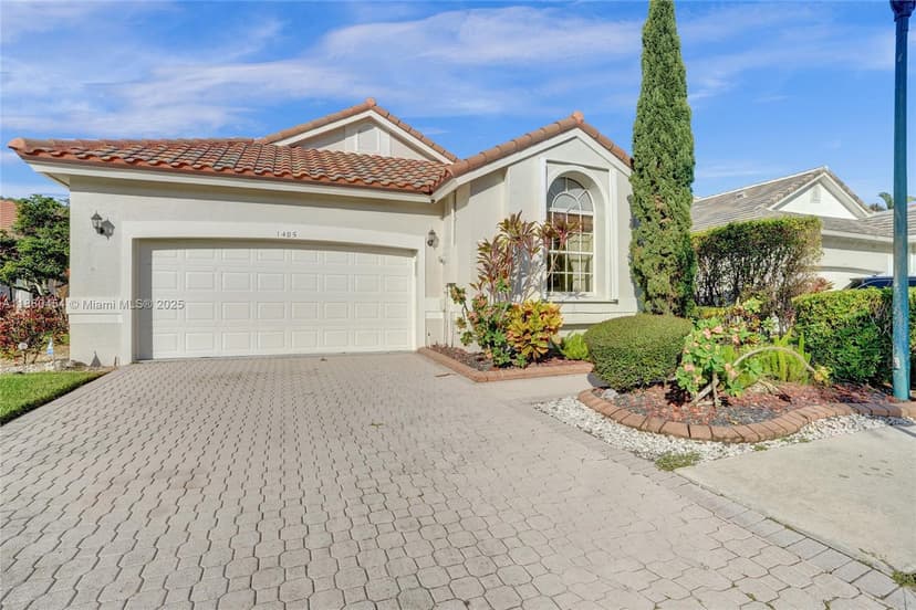 1485 W Lacosta Dr W, Pembroke Pines FL 33027