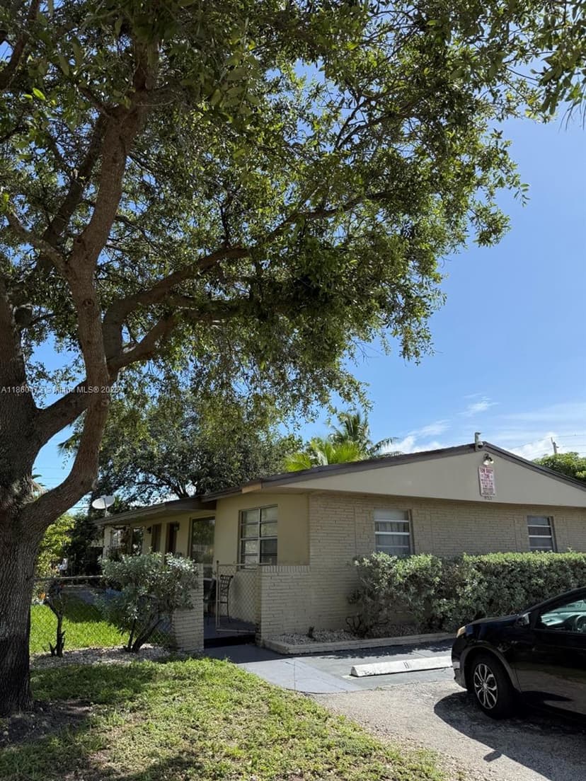 4123 SW 21st St, Fort Lauderdale FL 33317