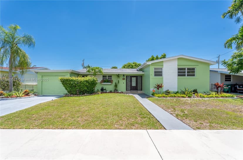 9390 Dominican Dr, Cutler Bay FL 33189