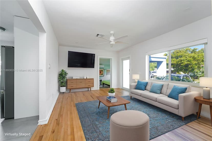1504 N Funston St, Hollywood FL 33020