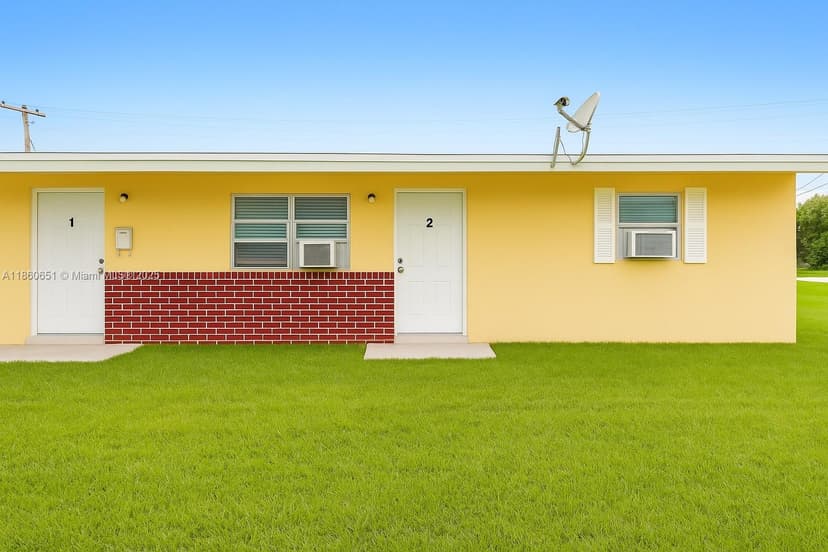 821 SW 7th Ave, Hallandale Beach FL 33009