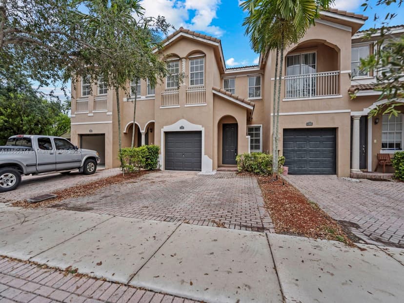 1383 SE 26th Ave, Homestead FL 33035