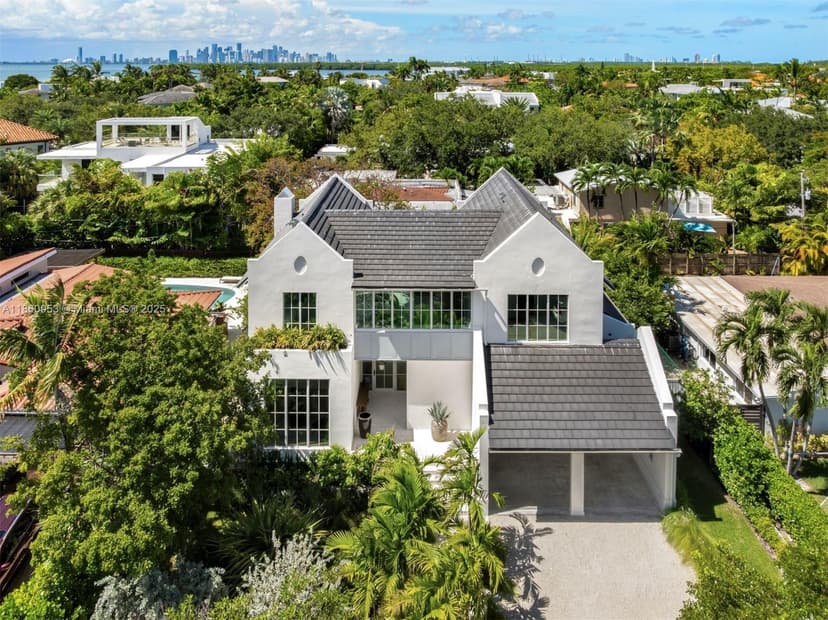 261 Greenwood Dr, Key Biscayne FL 33149