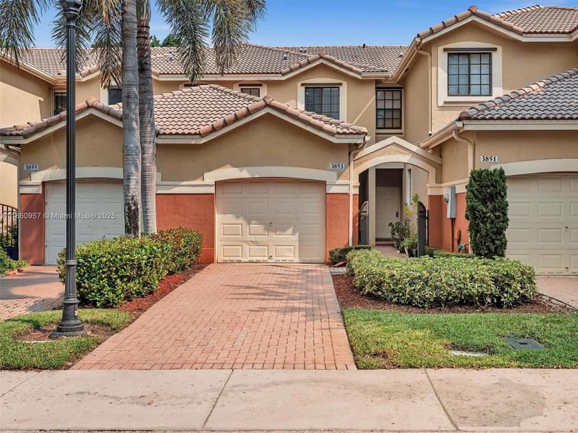 3853 Tree Top Dr, Weston FL 33332