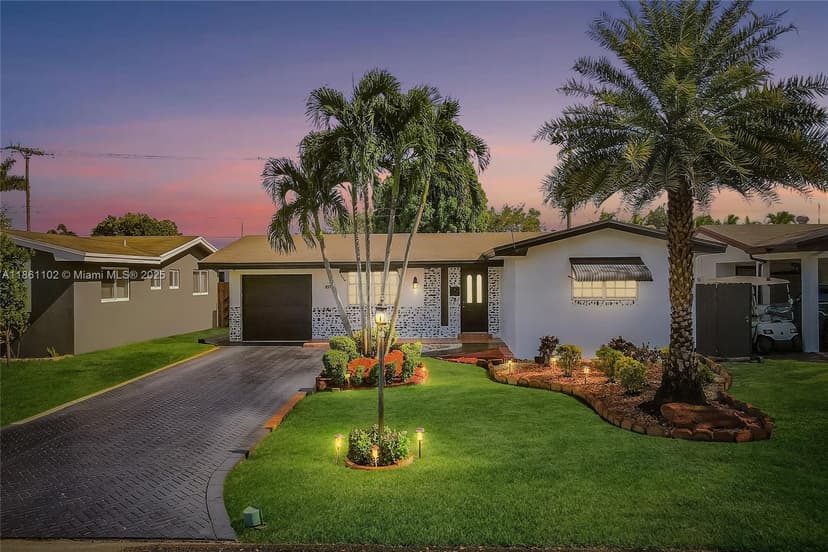 8571 NW 15th Ct, Pembroke Pines FL 33024