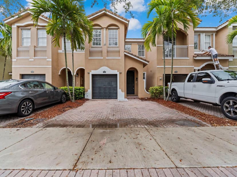 1458 SE 26th Ave, Homestead FL 33035