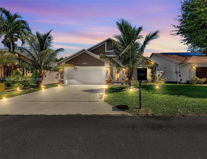 5045 N Foxhall Dr N, West Palm Beach FL 33417