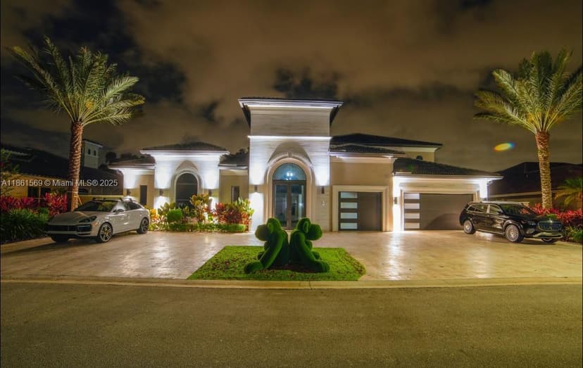 541 E Enclave Cir E, Pembroke Pines FL 33027