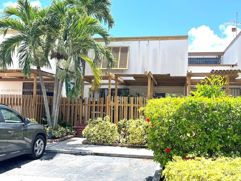 13190 SW 10th Ter, Miami FL 33184